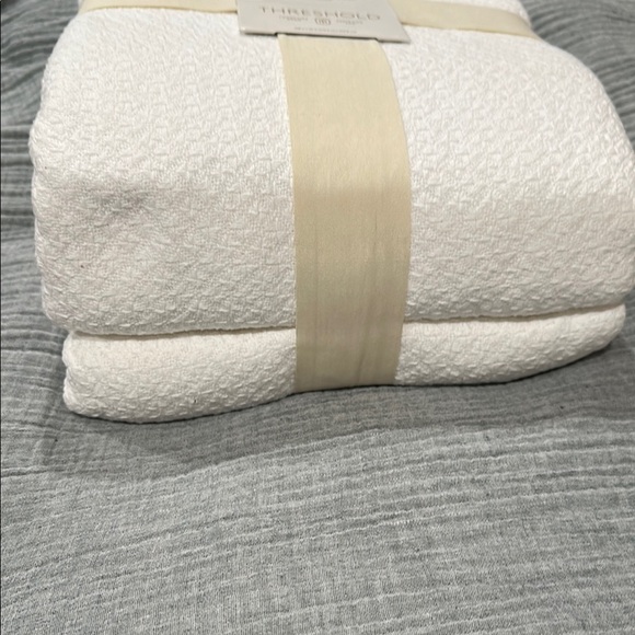 Threshold King 100% Lightweight White Cotton Textured Blanket Oversized 108x92 - Picture 4 of 6